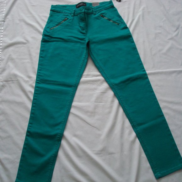 Reitmans slim leg jeans - Picture 2 of 7